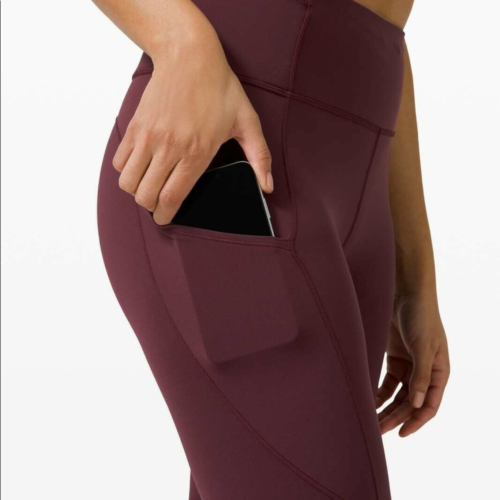 Lululemon Fast and Free High Rise Tight 25” Cassis Size 6